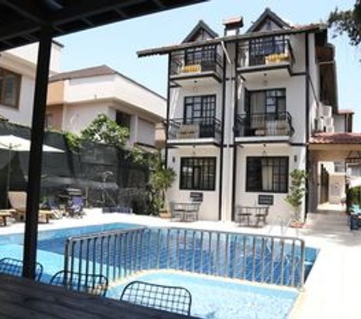 Derin Luxury Hotel