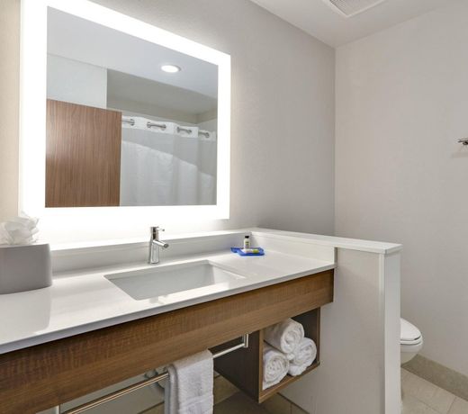 Holiday Inn Express & Suites Fort Worth North - Northlake, an IHG Hotel