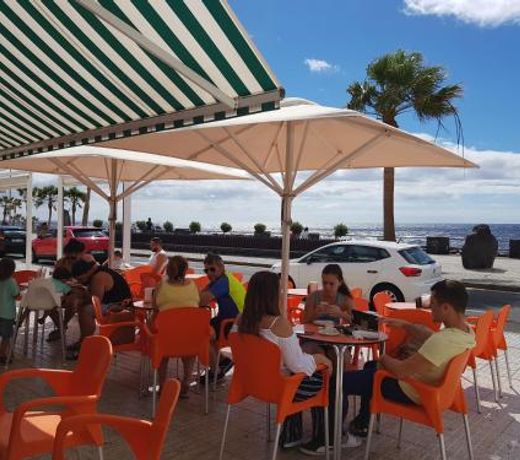 WELCOME TO DISCOVER THE MAGIC AMAZING TENERIFE !! PRIVATE BATH NICE BREAKAST WF :)