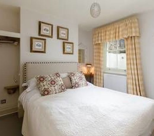 Beautiful 1BR Home in Chelsea - 3 Guests!