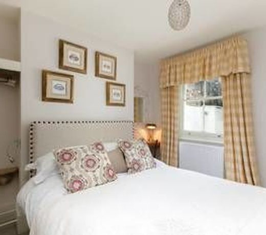 Beautiful 1BR Home in Chelsea - 3 Guests!