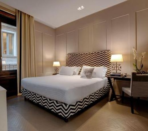 Singer Palace Hotel