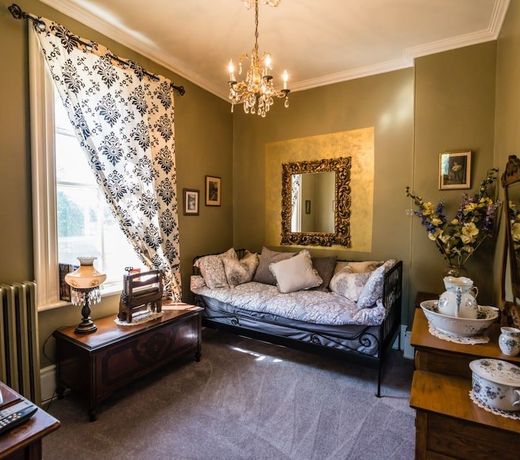 Hughson Hall Bed & Breakfast