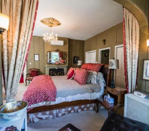 Hughson Hall Bed & Breakfast