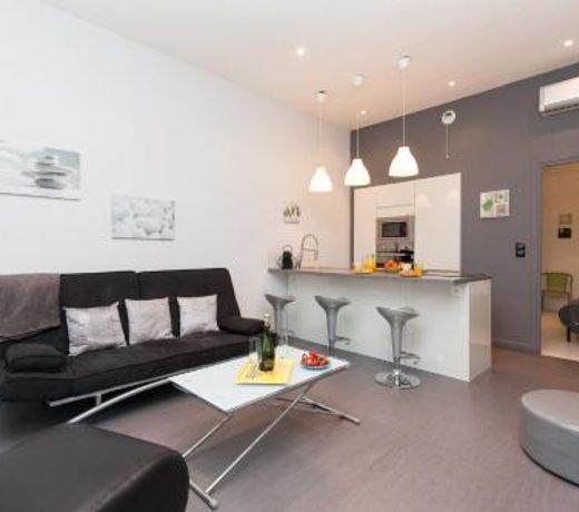 ZEN 2 piÃ¨ces 3 etoiles, plein centre cannes, Ã  5mn des plages et du palais