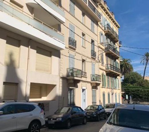 ZEN 2 piÃ¨ces 3 etoiles, plein centre cannes, Ã  5mn des plages et du palais