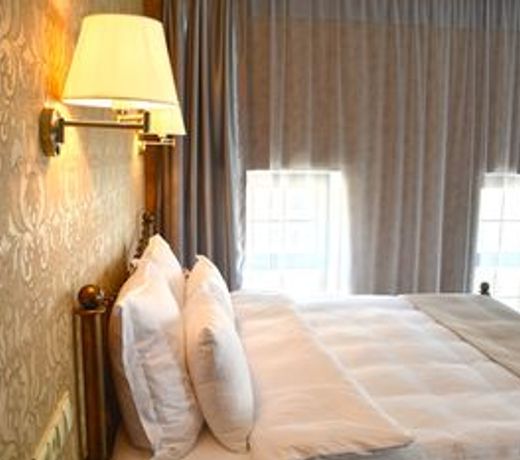 Redline Hotel