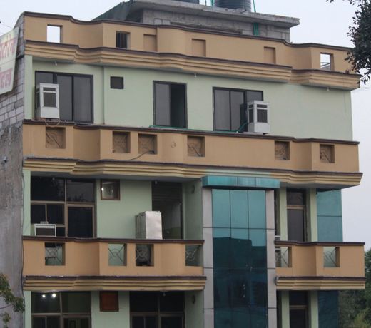 Kanchan Hotel