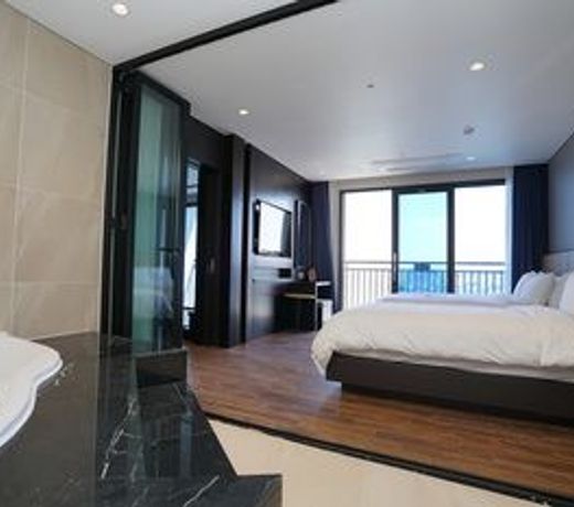 Sea Cruise Hotel