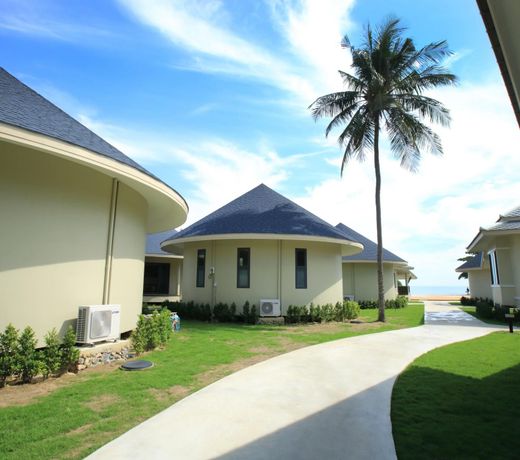 Wis Beach Khanom