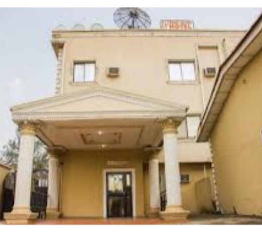 Creme Suites hotel