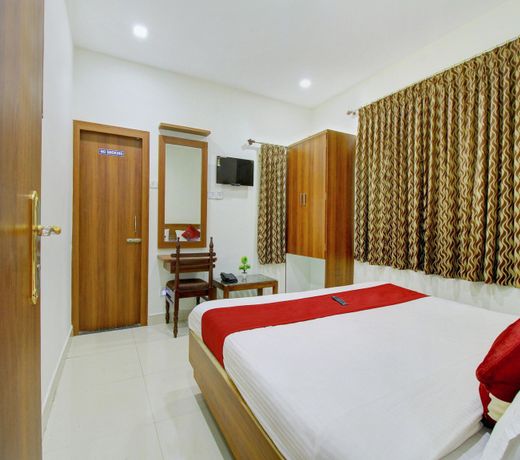 OYO 13400 Rose Flower Resort