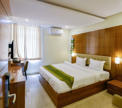 Collection O 30015 Kanaka Grand Hebbal