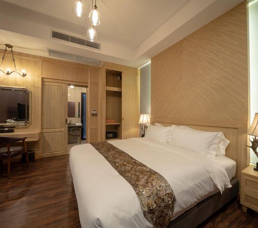 Khum Damnoen Resort