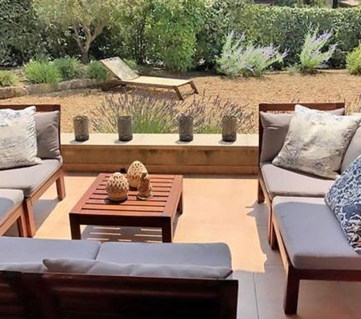 Beautiful Villa in Saumane de Vaucluse with Garden