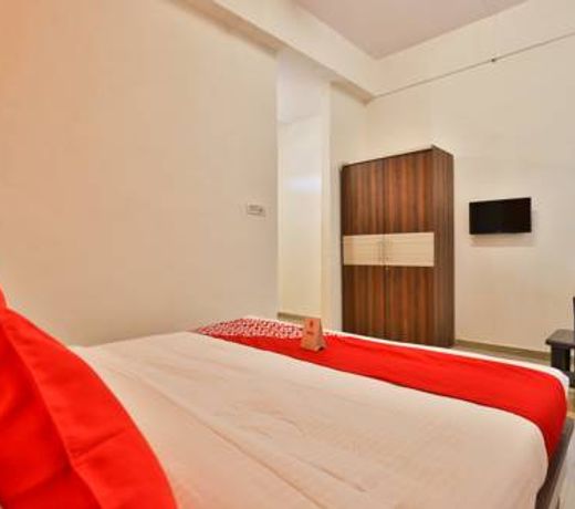 OYO Flagship 13124 Hotel Pyramid