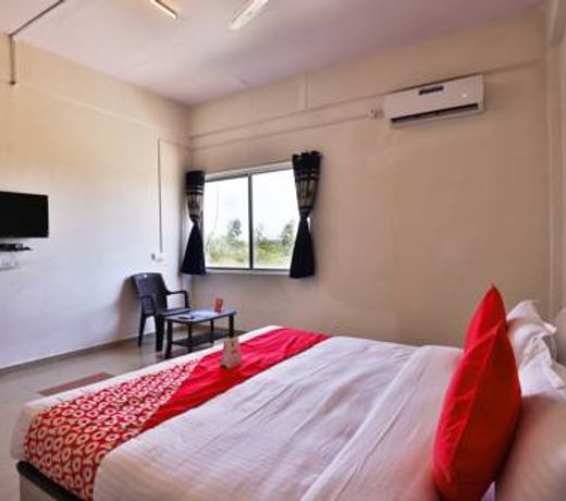 OYO Flagship 13124 Hotel Pyramid