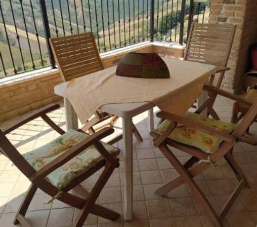 Appartamento in villa stile rustico