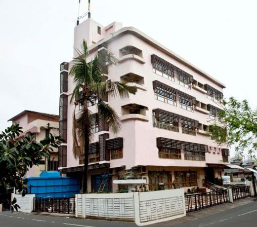 Hotel Rains Inn