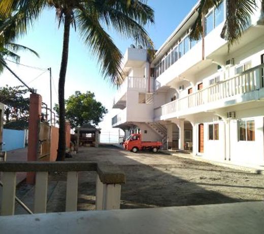Hana Natsu Resorts Beach & Hotel