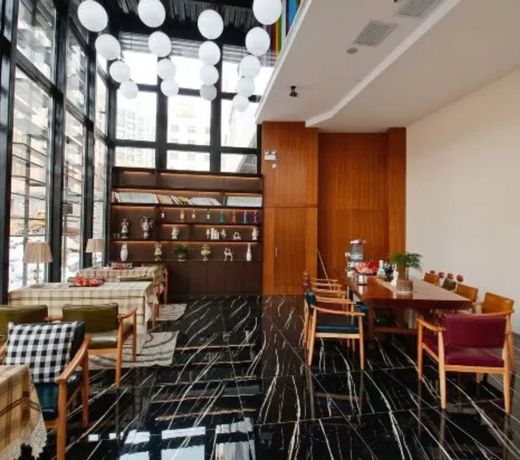 Lemon Shakespeare Hotel