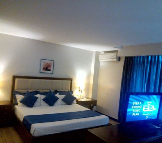 OYO 176 Bliss Hotel