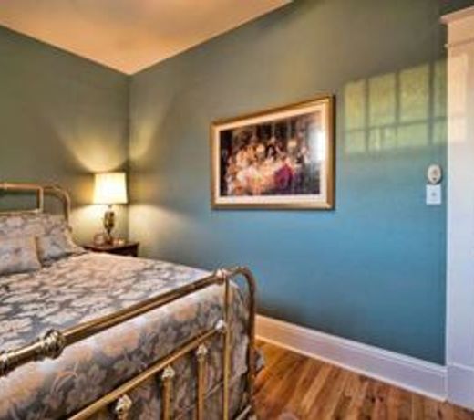 The Maxwell House Bed and Breakfast