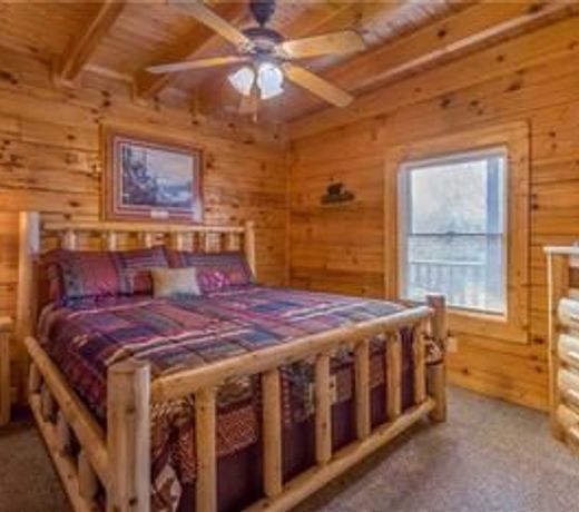 Big Bear Lodge II 7 Bedroom Home with Hot Tub
