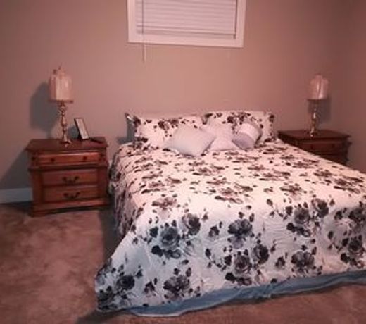 McConachie Luxury Inn