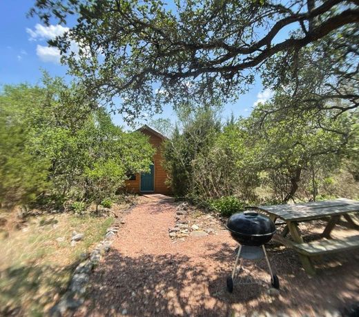 Walnut Canyon Cabins