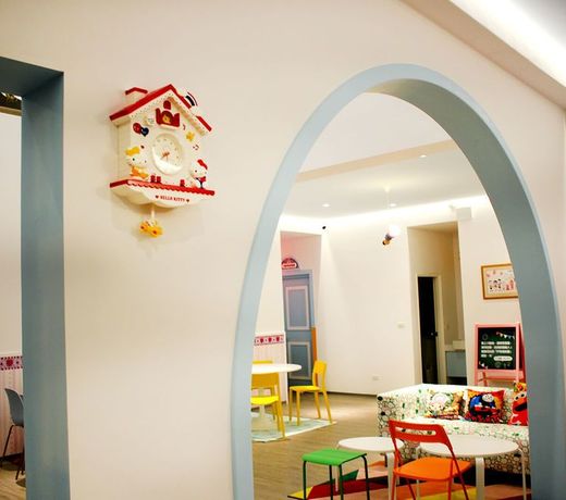 Poetic Castle-Family Theme Villa