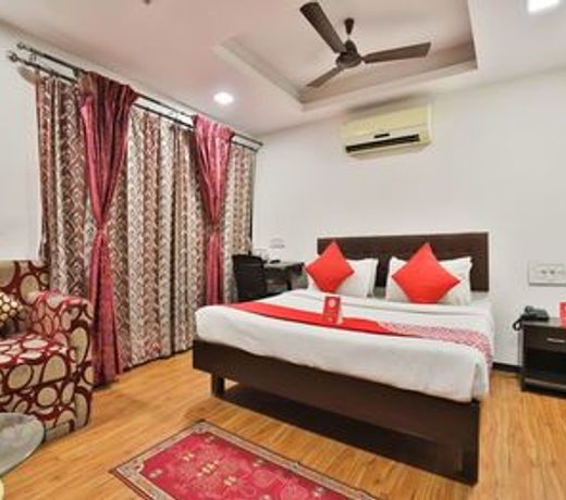 OYO 1635 Hotel Dash Continental