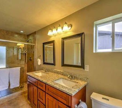 SLS Paradise - Resort Yard with FREE Heated Pool, Spa, Boccie & More.