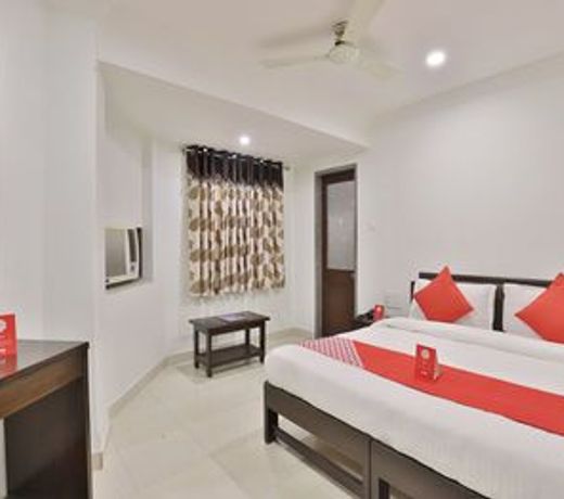 OYO 11007 Hotel Amity
