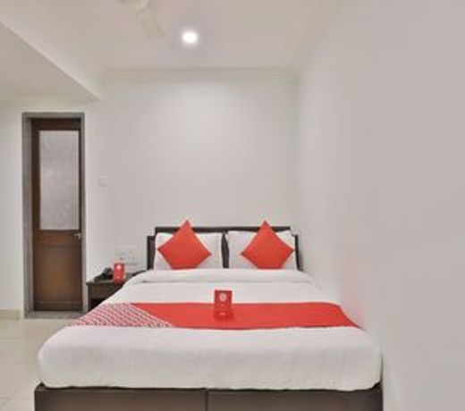 OYO 11007 Hotel Amity