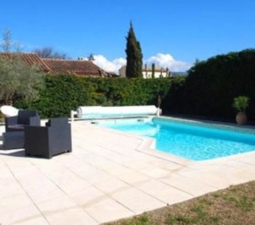 Beautiful villa with swimming-pool