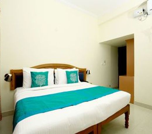 OYO 10702 Hill & Sea View Ayurvedic Beach Resort