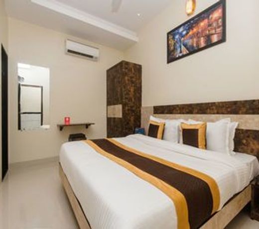 OYO 11511 Hotel Embassy Grand