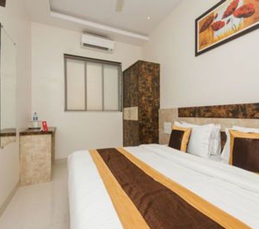 OYO 11511 Hotel Embassy Grand
