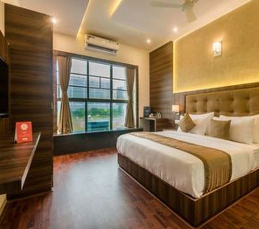 Capital O 12063 Hotel Pearls BKC Inn