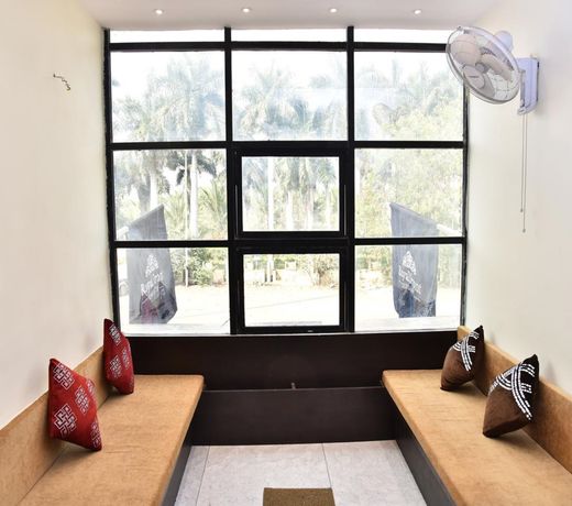 Hotel Royal Front Residency