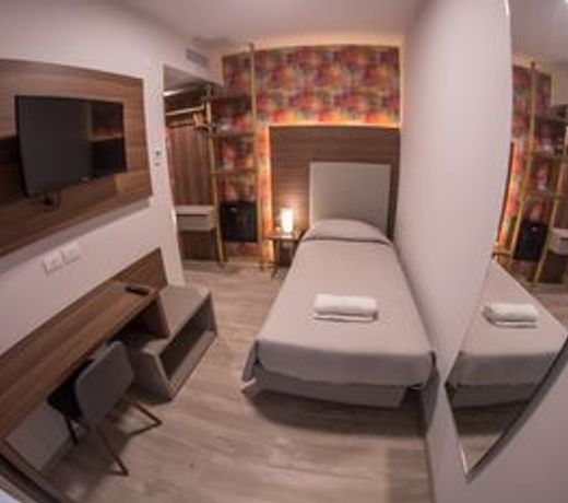 8 Room Hotel
