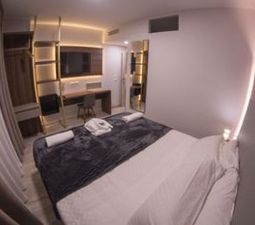 8 Room Hotel