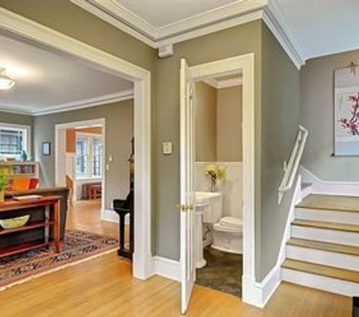 Ravenna Farm House - Four Bedroom Home with Fireplace