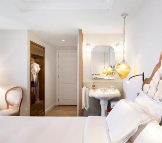 Legacy Gastro Suites