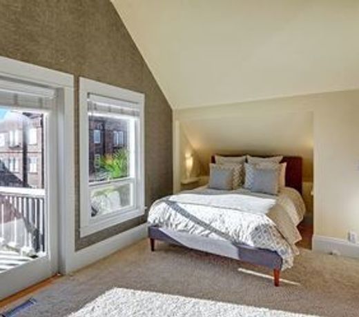 Fremont Oasis - Two Bedroom Home with Fireplace