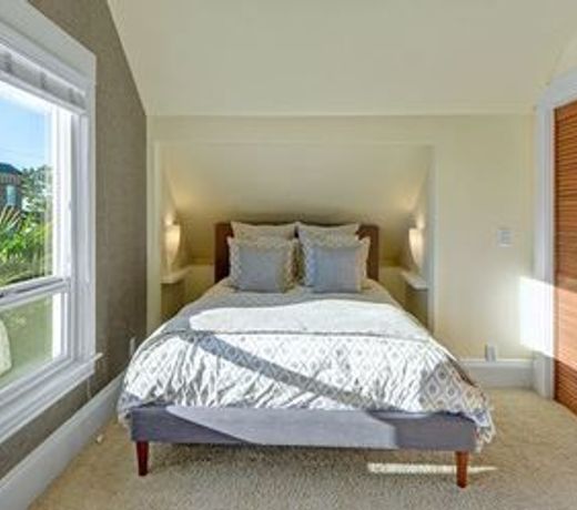 Fremont Oasis - Two Bedroom Home with Fireplace