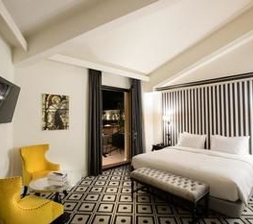 HÃ´tel du Roi & Spa by Sowell (ex. DoubleTree by Hilton Carcassonne)