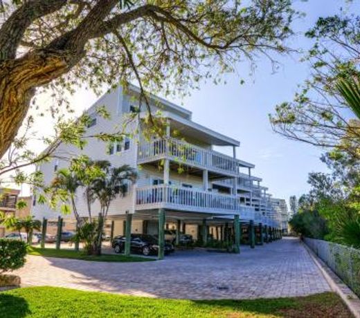 Intercoastal Beach Suite