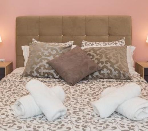 AllStar Boutique House in DownTown, direct connection with airport